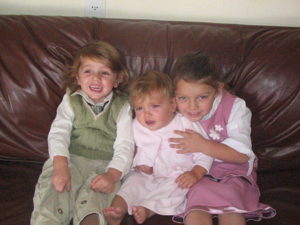 kids rosh hashanah 5766 019.jpg